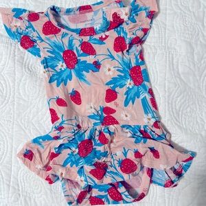 Posh Peanut strawberry Outfit. 3-6 months.